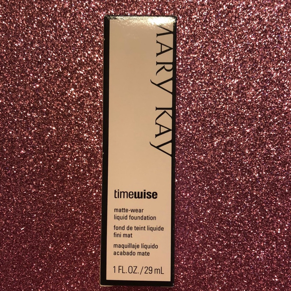 Timewise matte-wear foundation Ivory 5 Mary Kay